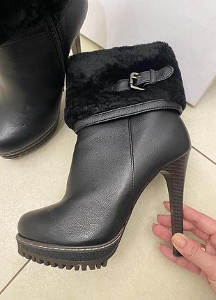 Зимові черевики 38 розміру