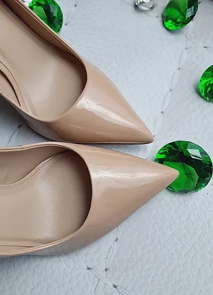 Steve madden оригінал бежеві лакові туфлі човники на шпильці3 фото
