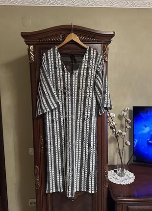 Надзвичайно гарне фірмове пляжне плаття