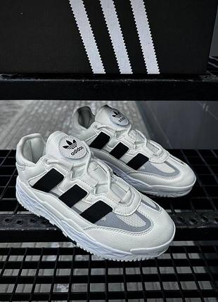 Білі жіночі кросівки adidas🔥