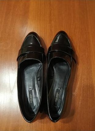 Туфлі zara лакові.