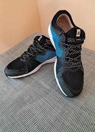Кроссовки для бега adidas training
размер 39
стелька 24,5 см, питательное состояние шикарный