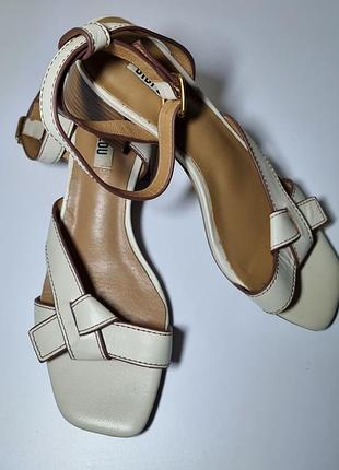 Кожаные босоножки bibi lou