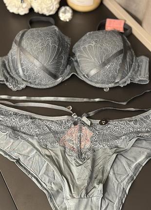 Шикарний комплект hunkemoller