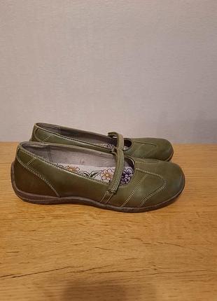 Жіночі туфлі