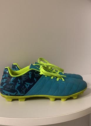 Бутси,  36 розміру , яскравого кольору ,