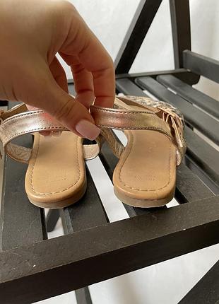 Босоніжки для дівчинки 4