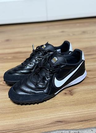 Футбольне взуття з протектором nike lebron premier iv tf classic