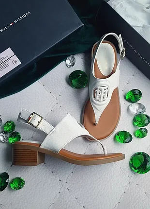 Tommy hilfіger оригінал босоніжки на невеликих підборах