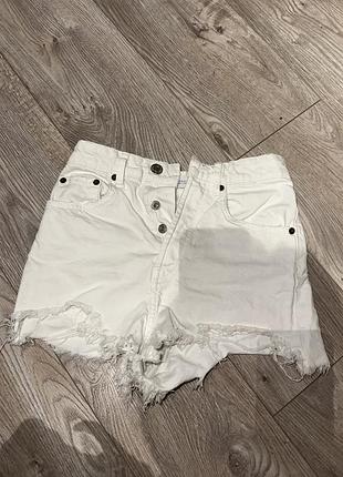 Білі джинсові шорти zara