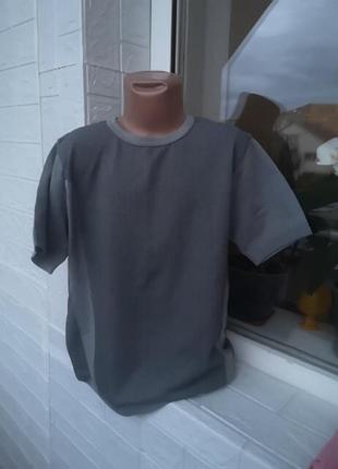 Спортивна футболка sm десь на 8-10 років