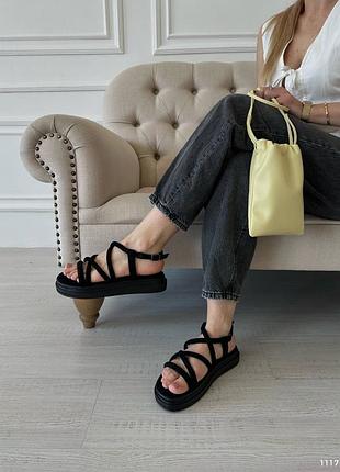 Босоніжки чорні жіночі