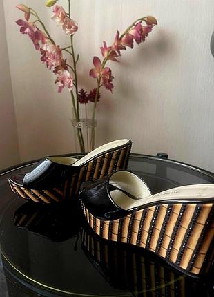 Шлепанцы бренда