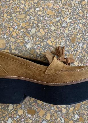 Стильні туфлі з італії