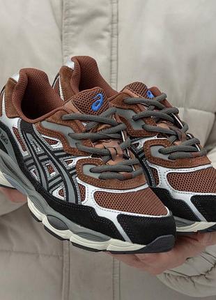 Топовые Contrast Asics logo branding