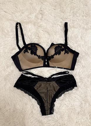 Ефектний сет білизни