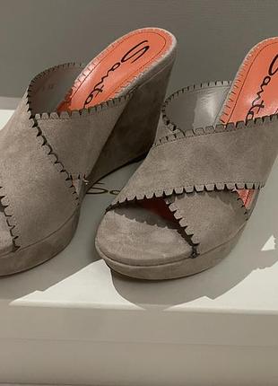 Нові зручні босоніжки santoni на танкетці
