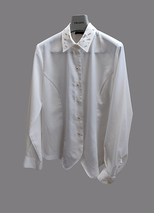 Романтичная блуза с красивым воротничком