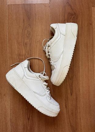 Кроссовки zara белые швейцария кеды
