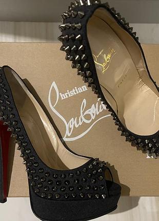 Найбажаніша пара босоніжок усіх модниць christian louboutin5 фото
