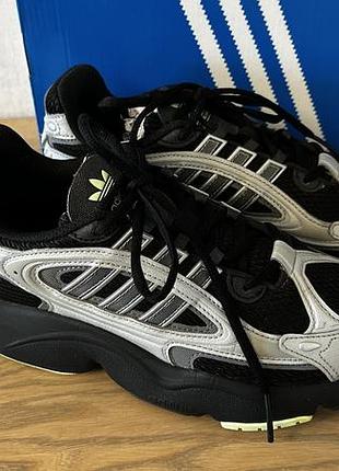 Яскраві adidas ozmillen оригінал