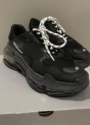 Найбажаніші кросівки balenciaga tripl s3 фото