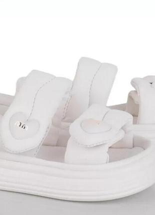 Босоніжки bessky bl4318-2b
артикул: bl4318-2b
размер: 25-30
цвет: белый