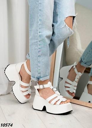 Босоножки 10574