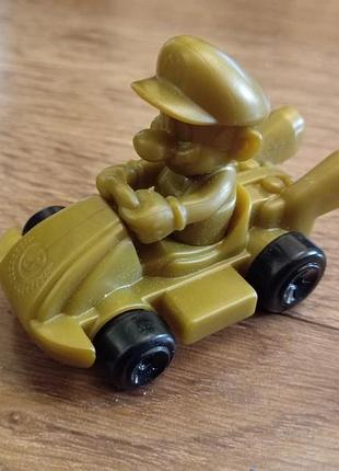 Фигурка. марио.