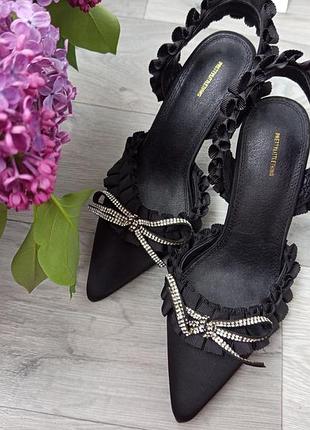 Супер босоножки от бренда