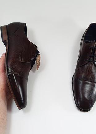 Коричневые мужские туфли