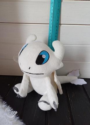 Мягкая белая фурия из м/ф как приручить дракона дневная дневная