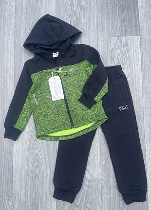 Спортивні костюми для хлопчика розмір 104/110