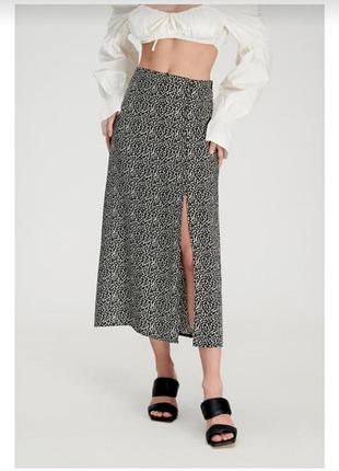 Papaya легка спідниця від українського виробника
zara mango bershka pull bear reserved stradivarius