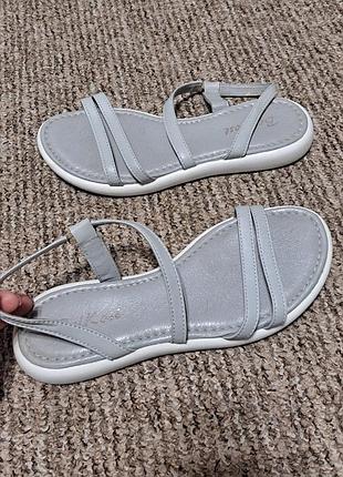 Босоножки женские летние кожаные