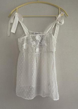 Ніжний топ на завʼязках