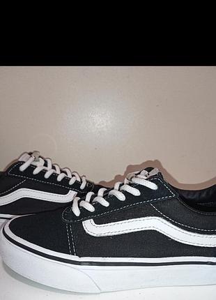 Брендові шкіряні кросівки vans.