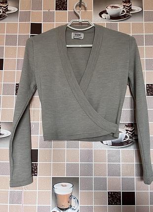 Кофтинка дуже гарно виглядає