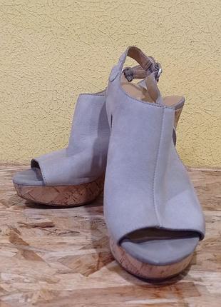 Босоножки женские
