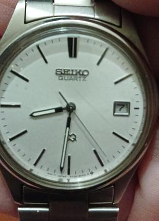 Винтажные кварцевые часы seiko