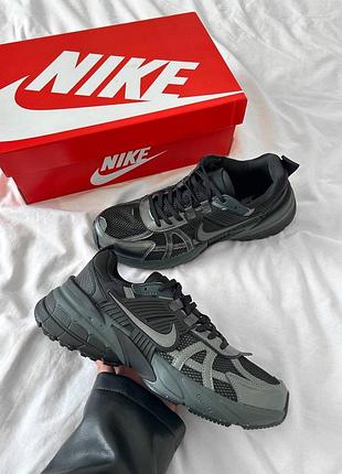 Чоловічі кросівки nike v2k run 'black dark smoke grey'