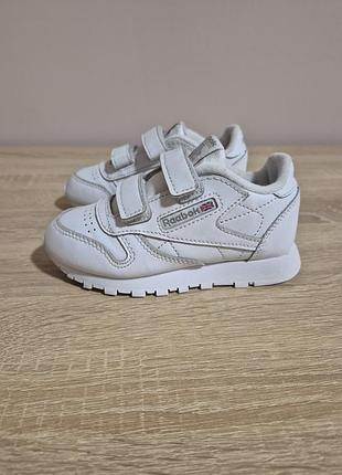 Кросівки reebok.