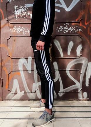 Утепленные спортивные штаны adidas thre line черные2 фото