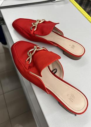 Шикарні атласні мюлі від h&m