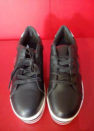 Кросівки жіночі на платформі