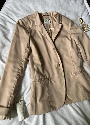 Жіночій піджак, жакет