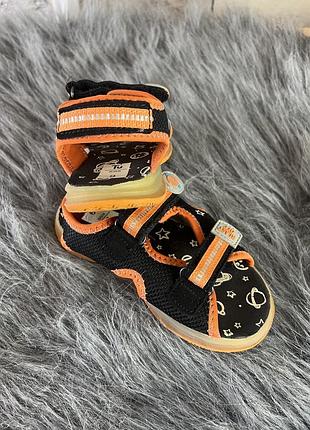 Сандалі зі світлодіодами 4