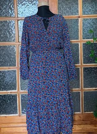 Красивое вискозное платье в цветочный принт
