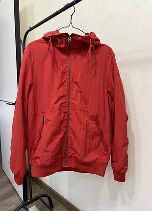 Червона куртка pull&bear, розмір l