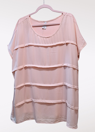 Красивая свободная футболка батального размера